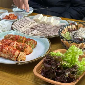 국밥과 보쌈 업체 이미지