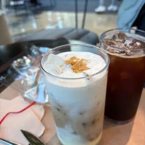 커피앤더코이 업체 관련 사진