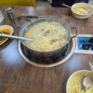 16호원조할머니칼국수 대부도본점 업체 관련 사진