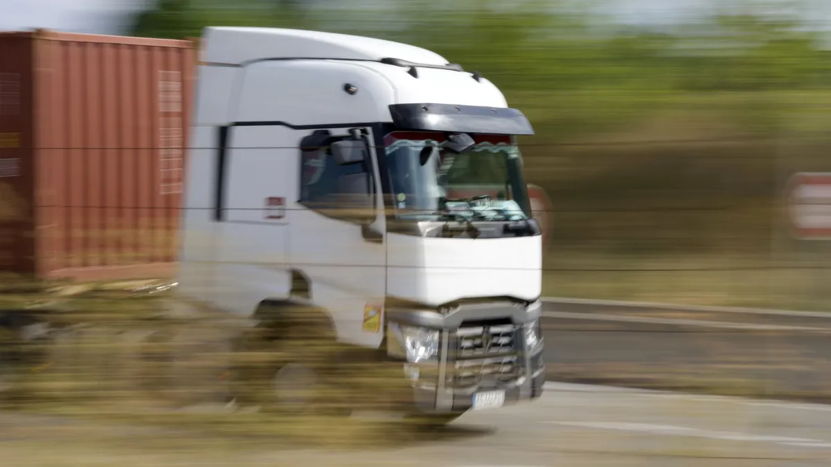 화물차 전용 하이패스 통행료 심야 할인 및 전기 화물차 감면 배너